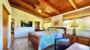 3 bedrooms, desk, iron/ironing board, free WiFi