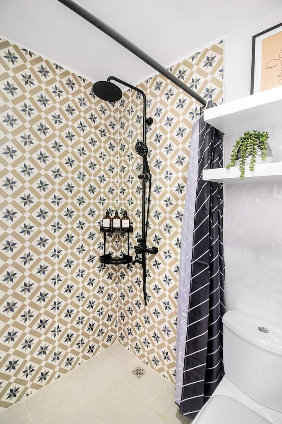Dusche, Haartrockner, Bidet, Handtücher