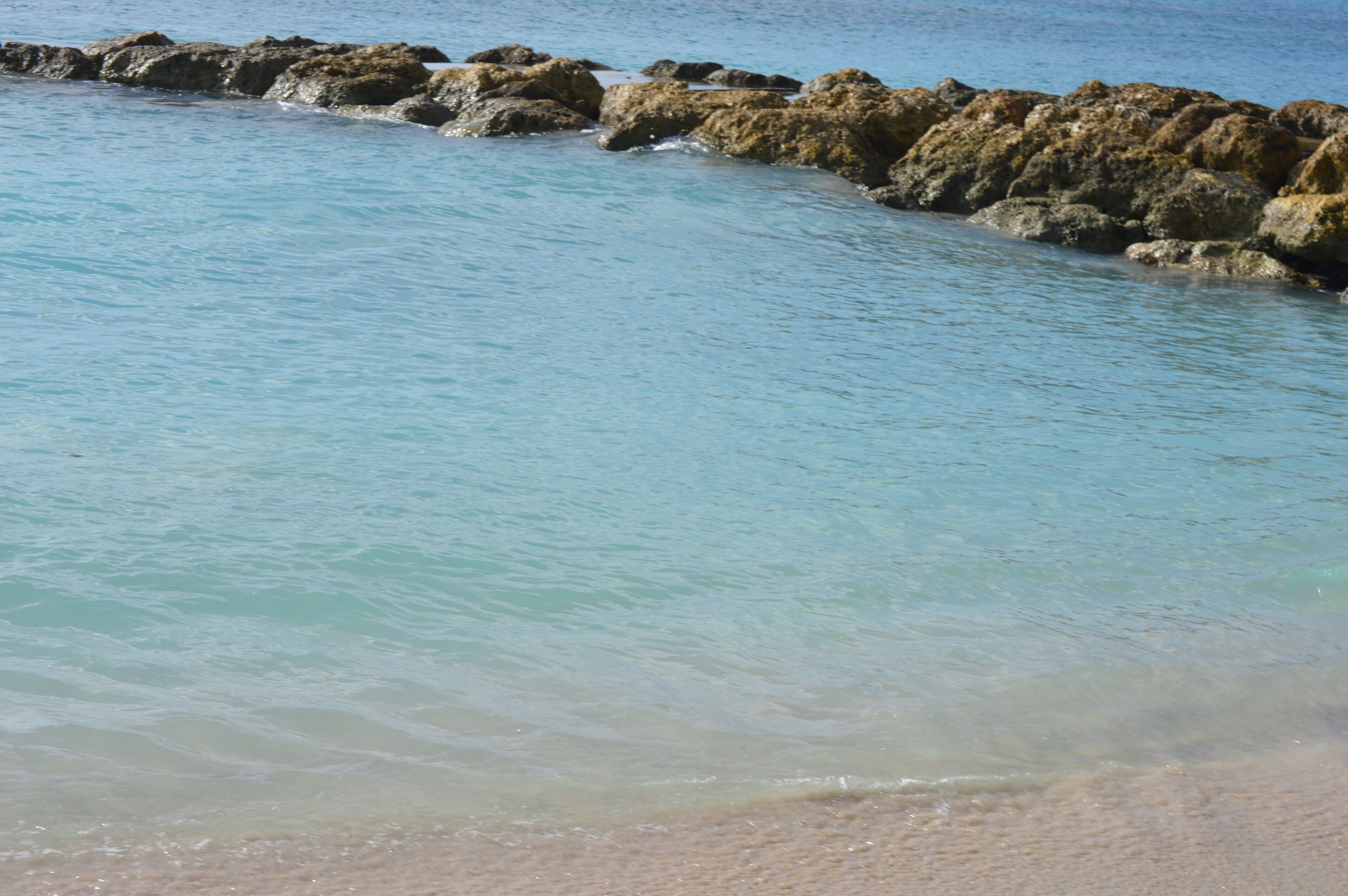 Beach nearby, sun loungers, beach towels