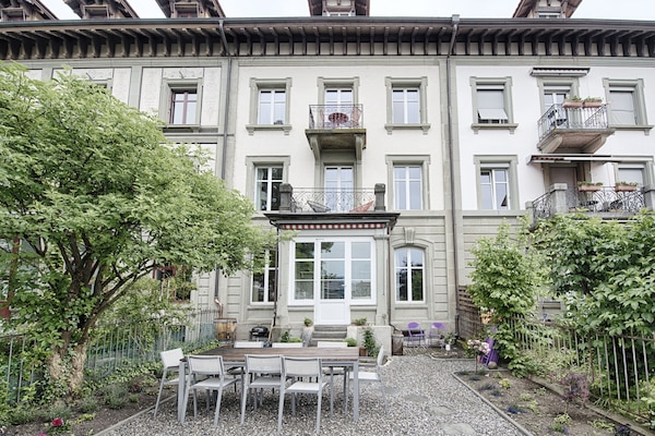 Individually decorated, individually furnished, desk, free WiFi