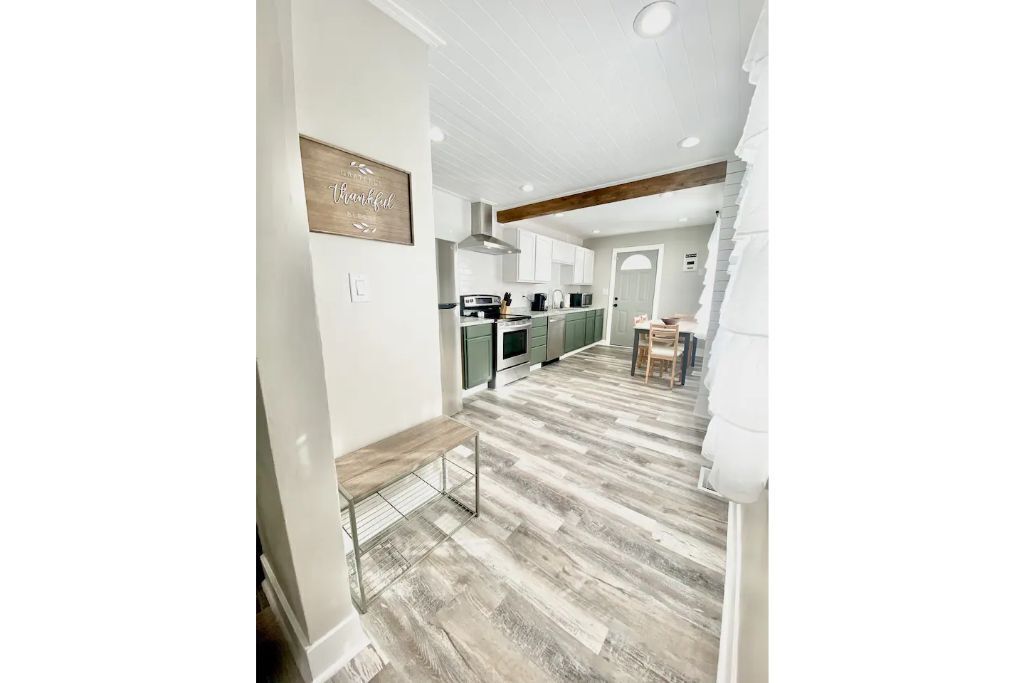 2Mins 2Base Clean & Cozy Sleeps 6. Near Beaches 