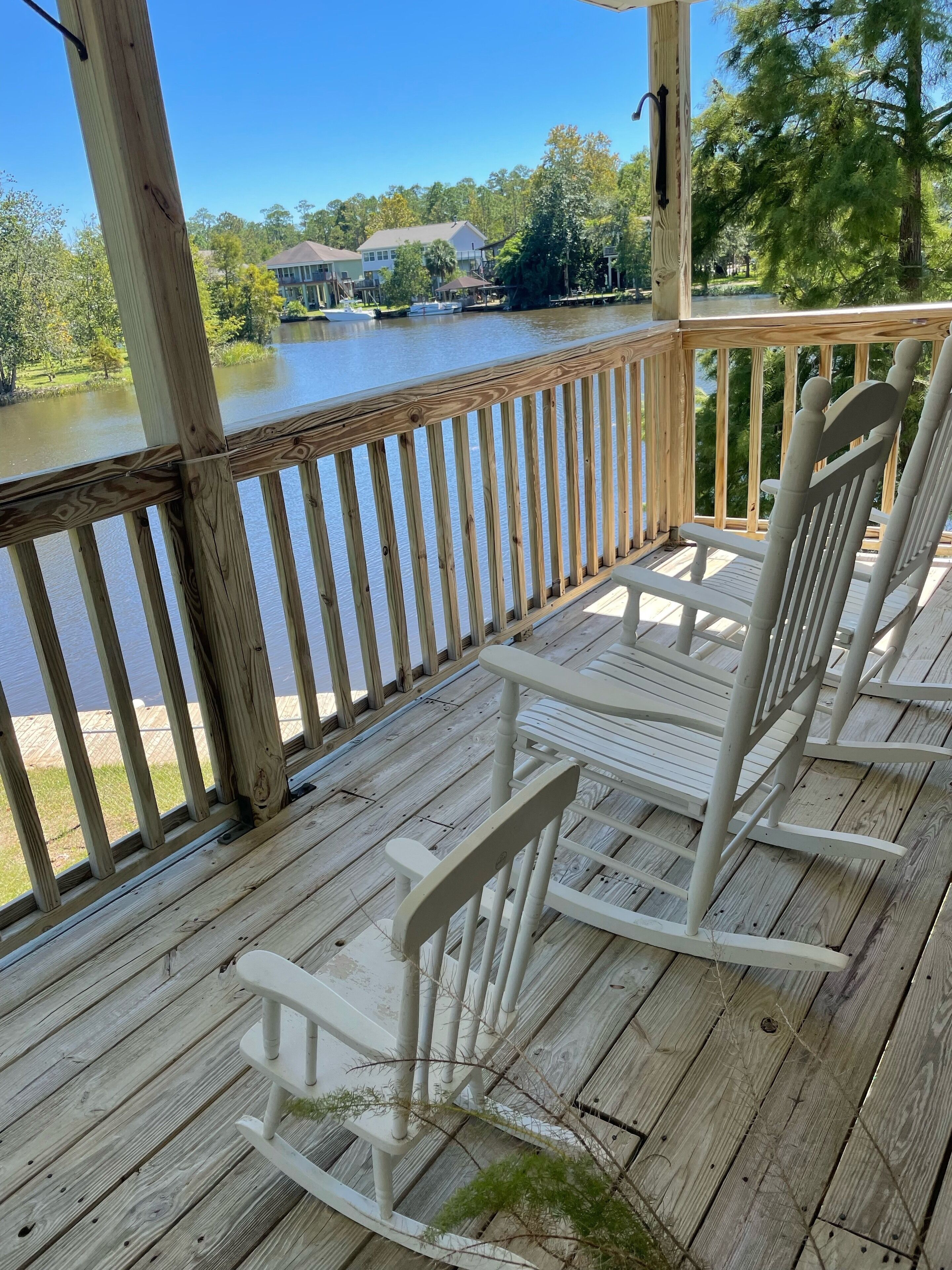Waterfront Peaceful Sunsets at fully equipped 2BR house