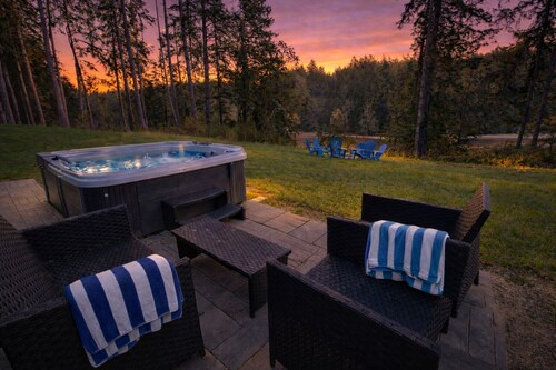 Water View Modern Home on the Bay- Hot Tub + Scenic Views