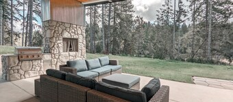 Water View Modern Home on the Bay- Hot Tub + Scenic Views