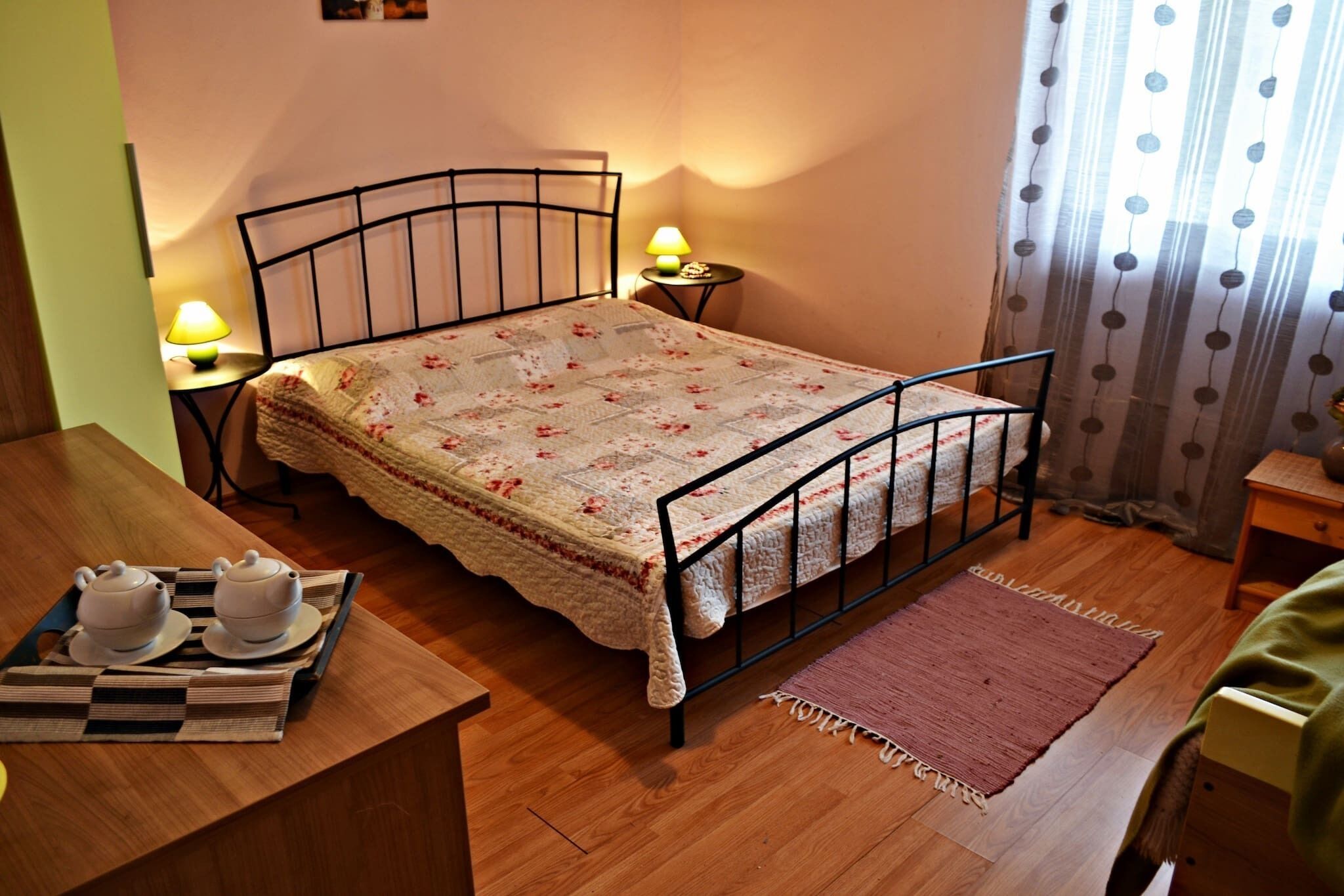 3 bedrooms, iron/ironing board, free WiFi, bed sheets