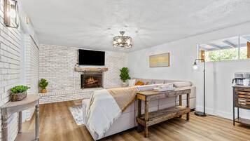 Smart TV, fireplace, video games