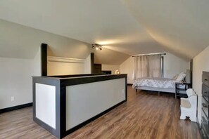 3 chambres, bureau, fer et planche à repasser, Wi-Fi (supplément)