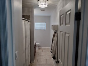 Combined shower/tub, hair dryer, towels, soap - Home away from home (Phoenix)