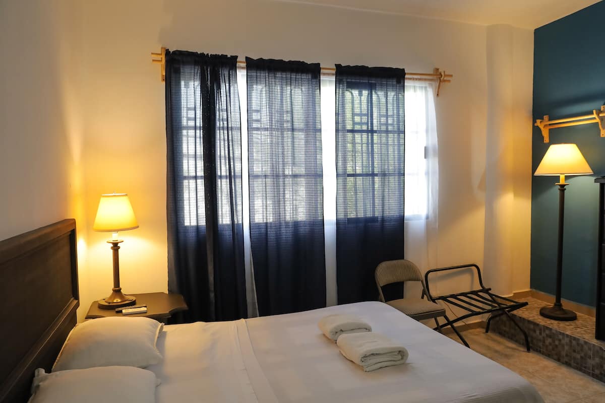 Room 4 | Premium bedding, free WiFi