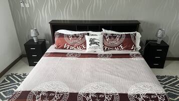 1 bedroom, desk, iron/ironing board, free WiFi