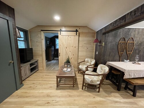 Charming Camp on quiet Richardson Pond