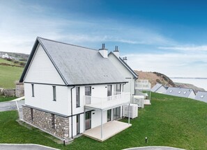 Exterior - 2 Bed Penthouse Apartment - 6 (Plas) (Nefyn)