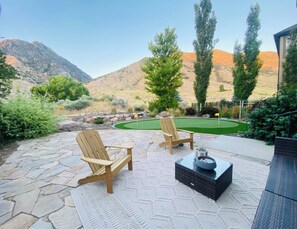 Property grounds - Clean, modern, golf course home w/ incredible mtn views, close to hike/golf/ski. (Pleasant Grove)