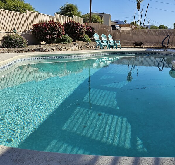 Outdoor pool, a heated pool - Winter break ready large Havasu home W/RV parking & pool with heating option (Lake Havasu City)