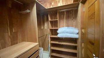 Combined shower/bathtub