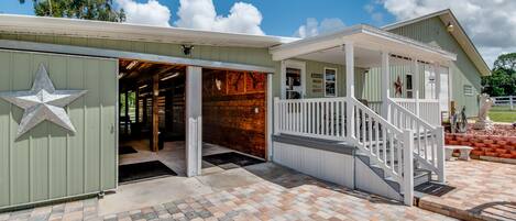 تفاصيل الفندق من الخارج