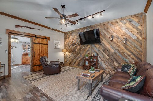 Green Acres Barn Apartment...sleeps 2 comfortably but will sleep 4.  