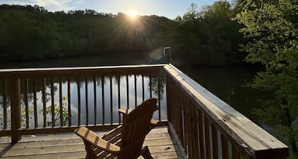 Waterfront home with 3 bedrooms and free parking