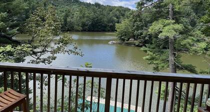 Waterfront home with 3 bedrooms and free parking