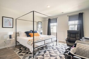 Casa, 4 habitaciones | 4 habitaciones y espacio para trabajar con laptop 