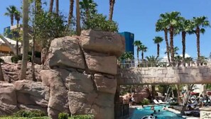 Pool - Amazing MGM signature Strip View/no resort fee (Las Vegas)