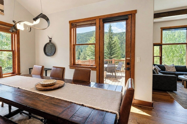Townhome, 4 Bedrooms | Restaurant