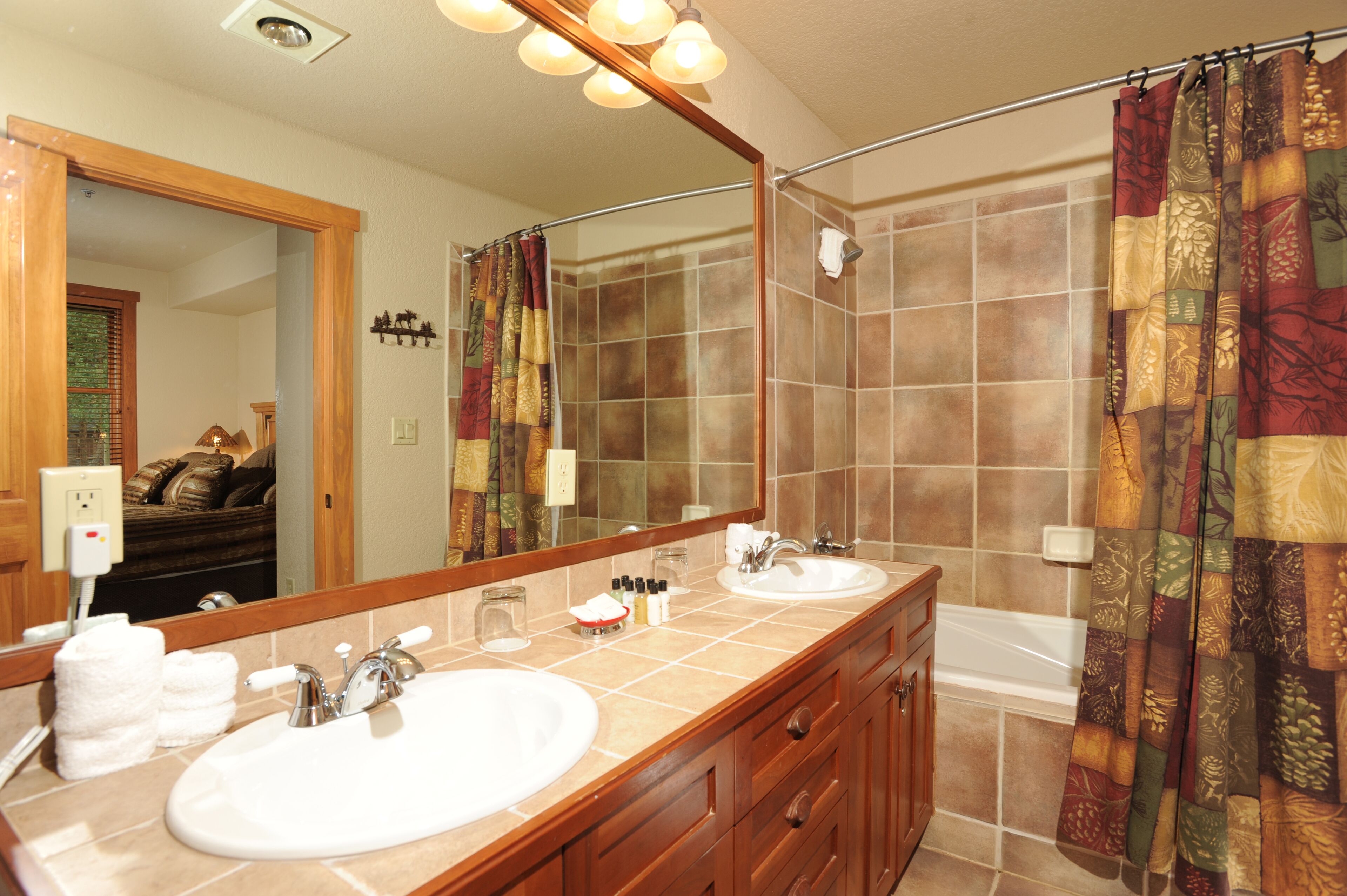 Townhome, 2 Bedrooms | Bathroom | Combined shower/bathtub, free toiletries, hair dryer, towels