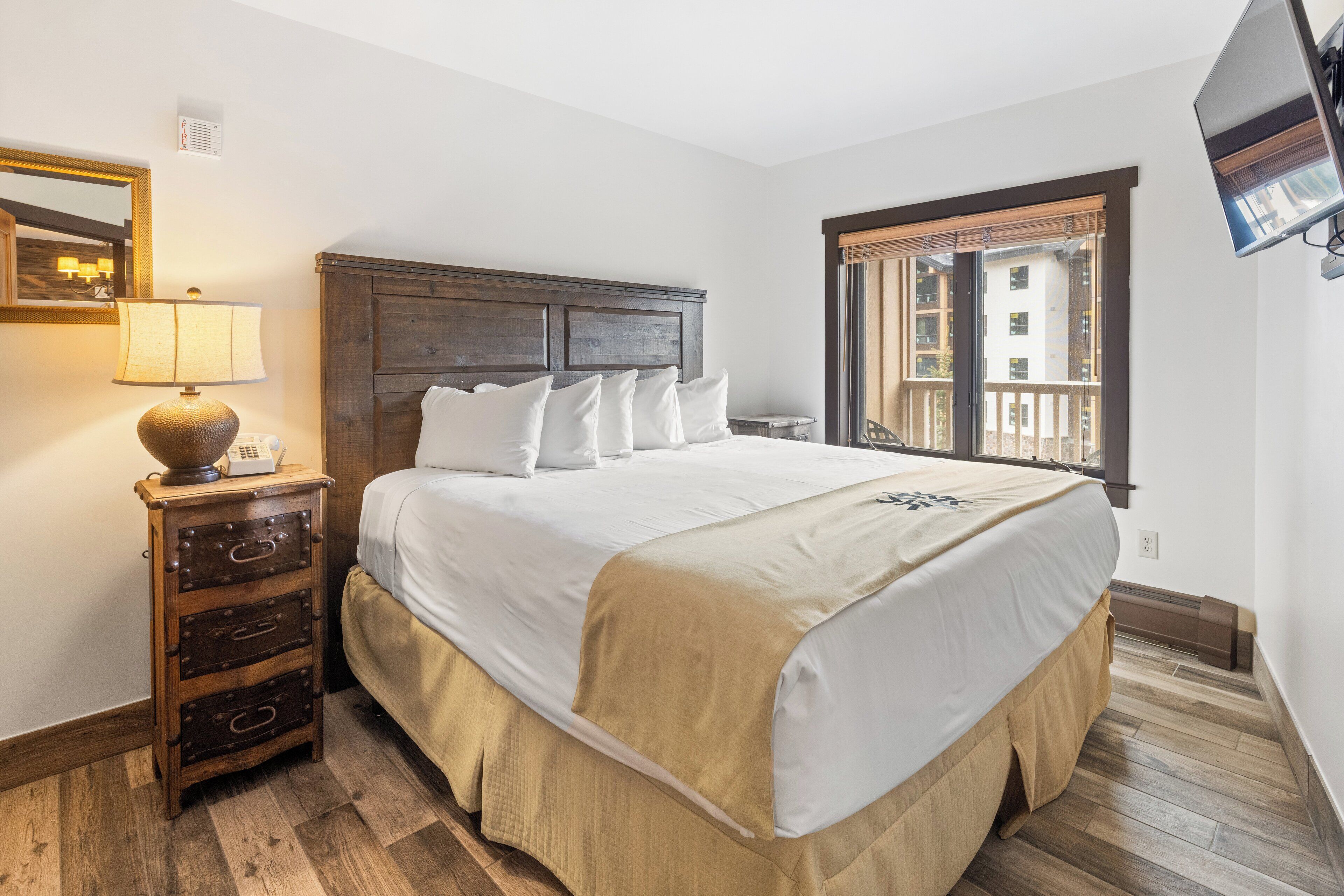 Cofres nos quartos, individualmente decorados