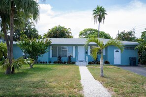 Basic House, Multiple Beds | Exterior - Cozy House With Patio, Fireplace, Parking - Hollywood, Florida (Hollywood)