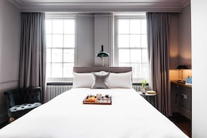 Basic Apartment, 1 King Bed | Interior