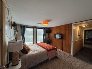 1 bedroom, desk, free WiFi, bed sheets