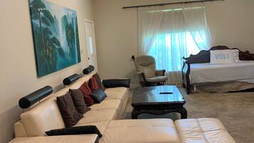 Smart-tv en een open haard