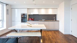 Departamento básico, varias camas | Cocina privada