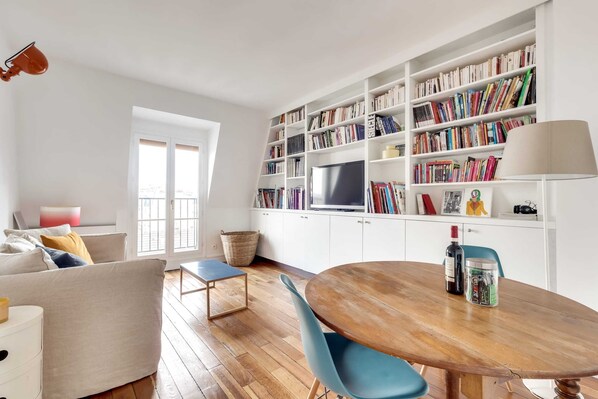 Basic Apartment, 1 King Bed | Interior - Bright Brixton Apartment (London)