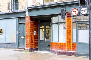 Exterior - Bright & Comfortable Angel Apartment (London)