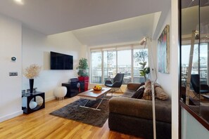 Living room - Short let - Penthouse Apartment With West-facing Terrace (London)