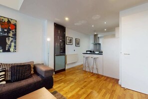 Apartamento básico, 1 cama doble con sofá cama | Interior