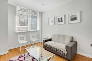 Basic Apartment, 1 Queen Bed | Interior - Watling Street Residence 5 (London)