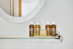 Bathroom - Watling Street Residence 5 (London)
