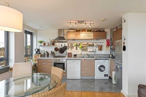 Private kitchen - Watling Street Residence 5 (London)