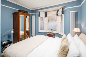 Leilighet – basic, 1 queensize-seng | 1 soverom, skrivebord for bærbar PC, strykejern/-brett og sengetøy