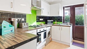 Private kitchen - Watling Street Residence 9 (London)