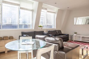 Leilighet – basic, 1 queensize-seng | Oppholdsrom