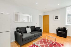 Apartamento básico, 1 cama Queen | Parte interna