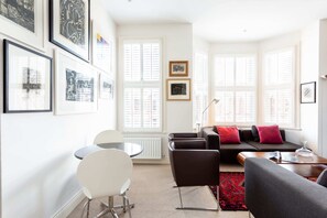 Living room - Spacious Apartment Near Portobello Road (London)