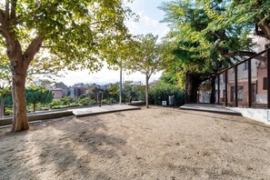 Basic Apartment, 1 Double Bed | Property grounds - Groveland Court Apartment 2 (London)