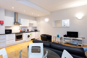 Leilighet – basic, 1 dobbeltseng | Eget kjøkken | Kjøleskap, mikrobølgeovn, ovn og kokeplater