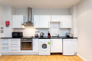 Leilighet – basic, 1 dobbeltseng | Eget kjøkken | Kjøleskap, mikrobølgeovn, ovn og kokeplater