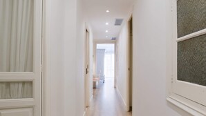 Basic Apartment, 1 Double Bed | Interior - Groveland Court Apartment 5 (London)
