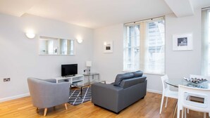 Basic Apartment, 1 Double Bed | Living room - Groveland Court Apartment 5 (London)